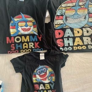 Mommy Daddy and Baby Shark T Shirt Set
